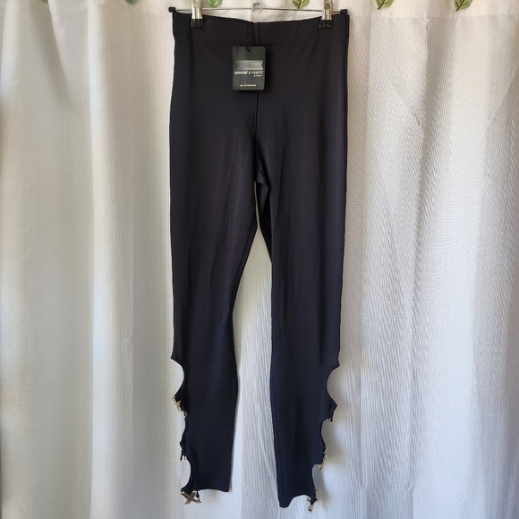 Savage X Fenty By Rihanna Black High-Waisted Leggings with Keyhole Cutout Size M - Picture 4 of 7